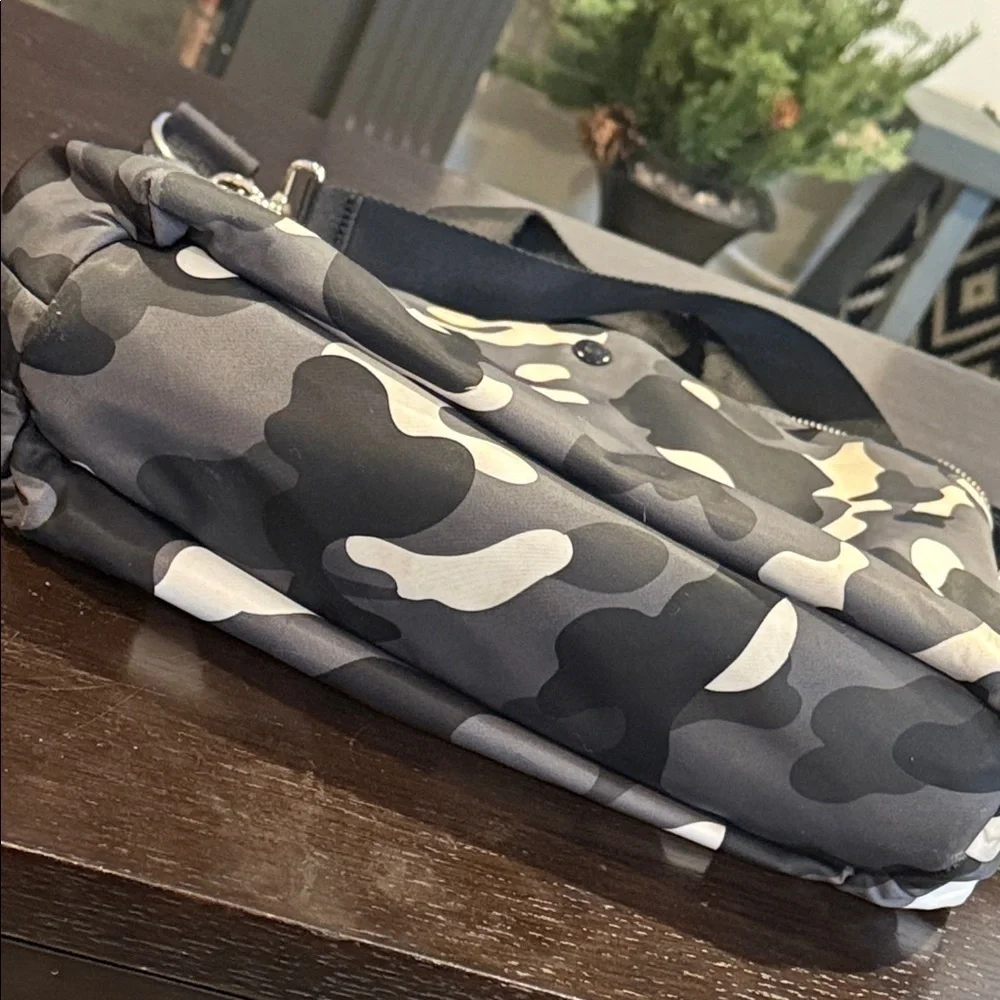Wonder ShortyLove Large work travel Camouflage Tote Bag crossbody purse durable